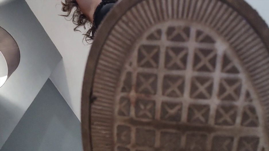 Mistress Maxima – Giantess sneakers worship